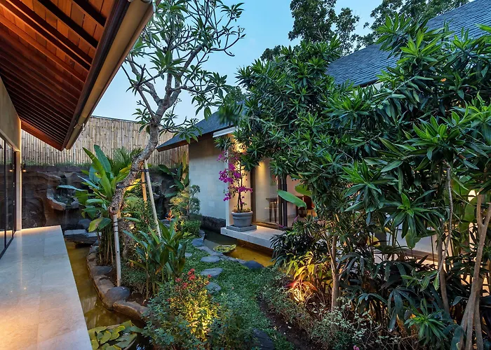 Karang Berawa Villa